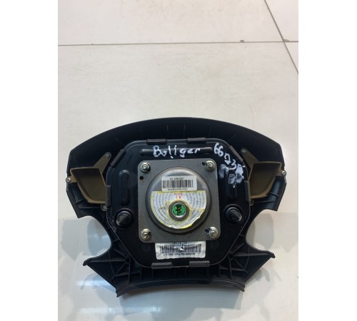 Подушка безопасности водителя