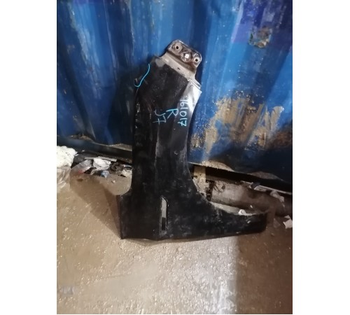 Крыло переднее правое