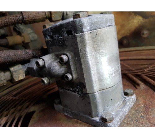 Редуктор механизм поворота кабины гидравлический