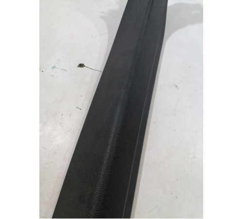 Обшивка двери багажника левая