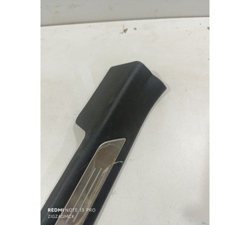 Накладка порога левая внутренняя