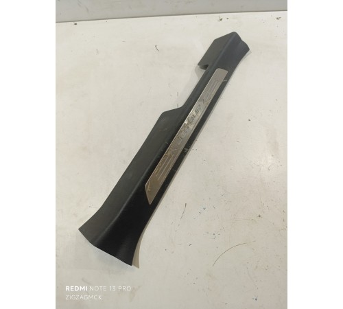 Накладка порога левая внутренняя