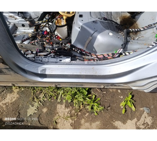 Порог со стойкой левый