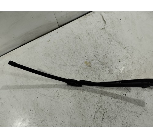 Поводок стеклоочестителя левый