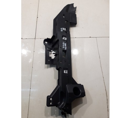 Кронштейн задней правой обшивки багажника