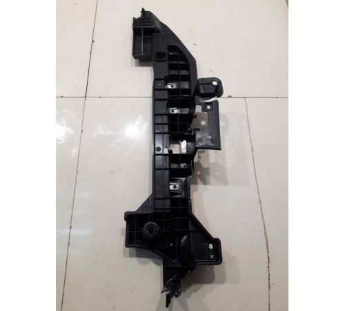 Кронштейн задней правой обшивки багажника