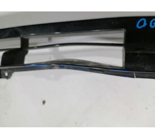 Решетка переднего бампера нижняя