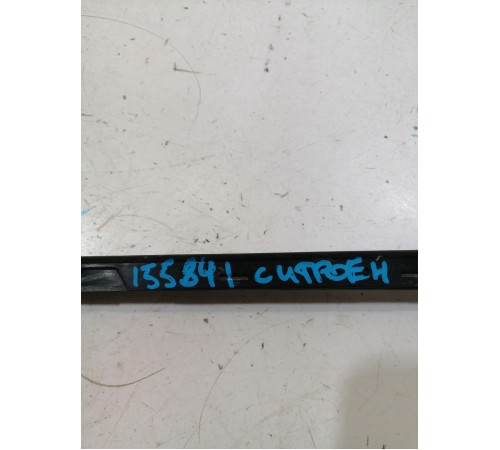 Молдинг лобового стекла правый