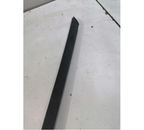 Молдинг лобового стекла правый