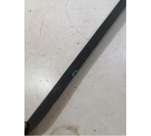 Молдинг лобового стекла правый