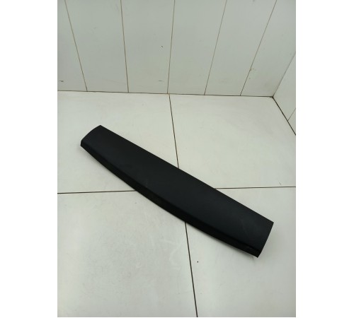 Обшивка двери крышки багажника