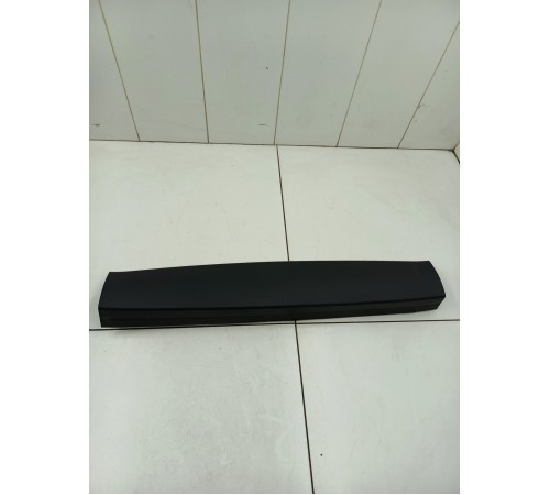 Обшивка двери крышки багажника