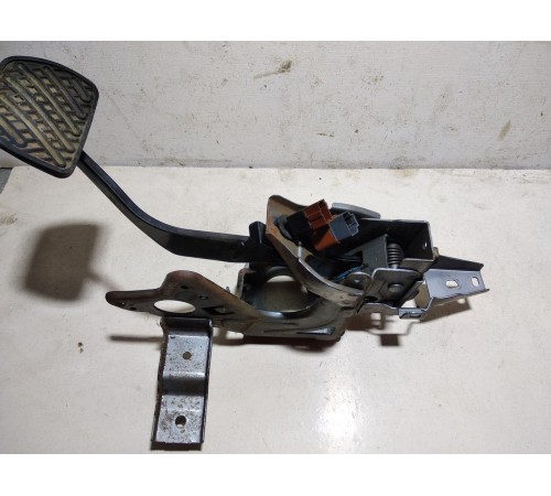 Педаль тормоза