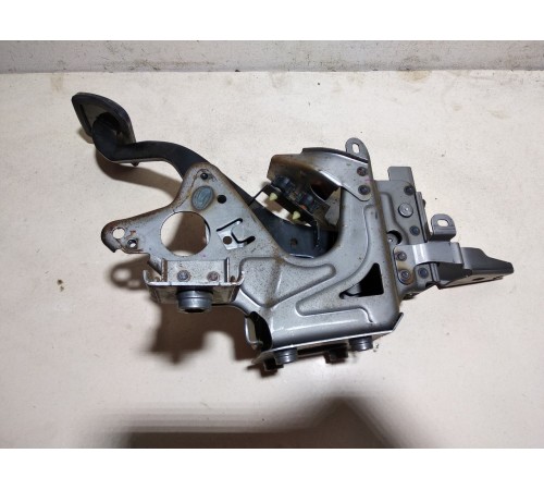 Педаль тормоза