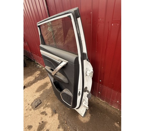 Дверь задняя левая