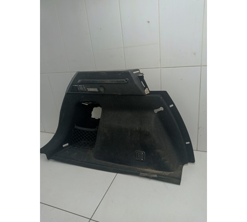 Обшивка багажника левая