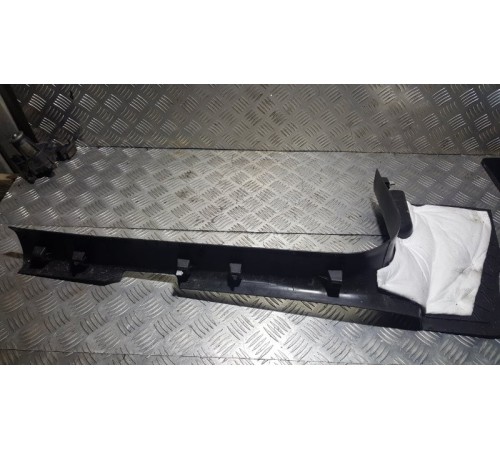 Накладка на порог салона перед. прав.