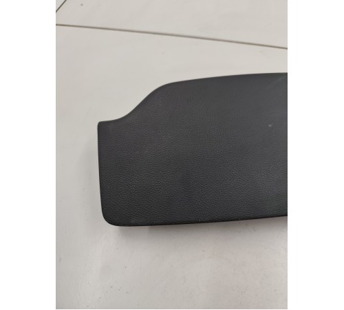 Накладка обшивки багажника правая