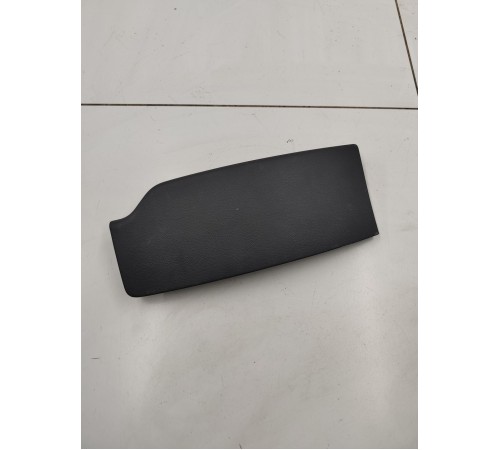 Накладка обшивки багажника правая