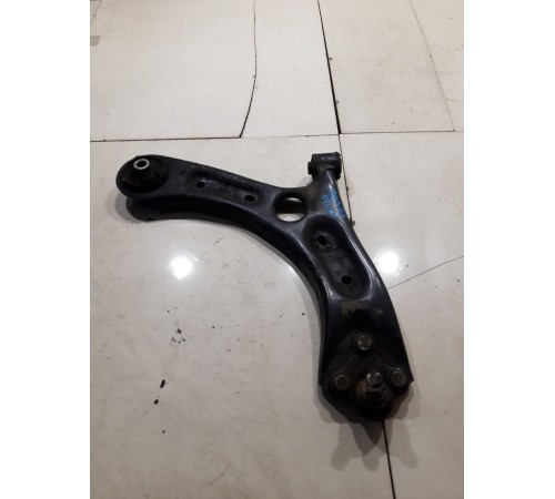 Рычаг подвески (передний правый нижний)