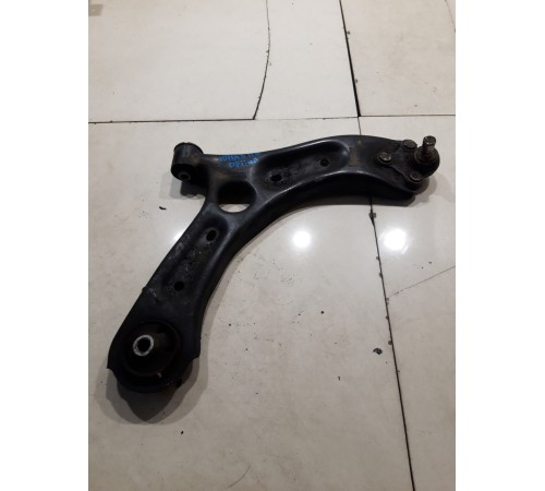 Рычаг подвески (передний правый нижний)