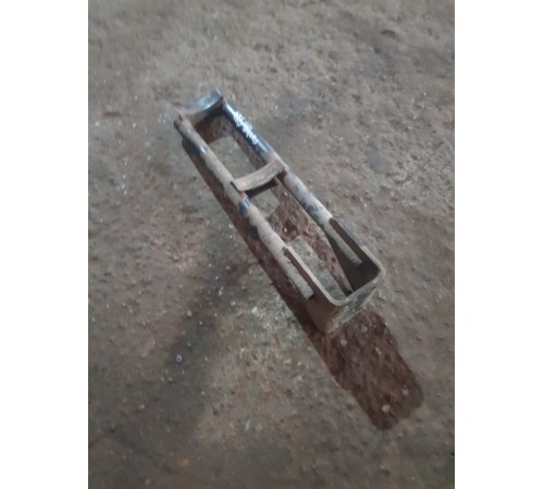 Крепление горизонтальное рамы правое