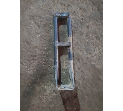 Крепление горизонтальное рамы правое