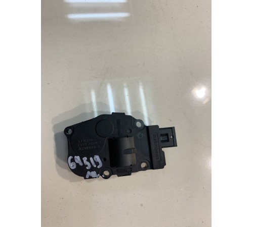 Моторчик привода заслонок отопителя