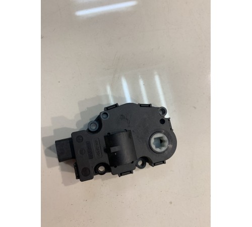 Моторчик привода заслонок отопителя