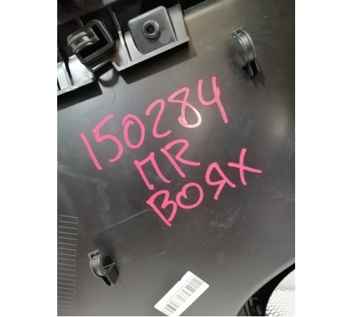 Обшивка двери передняя правая