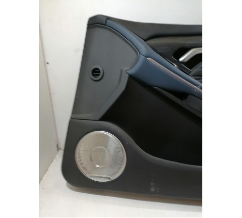 Обшивка двери передняя правая