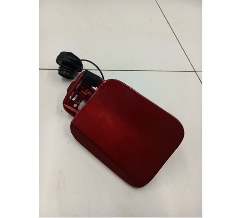 Лючок топливного бака с крышкой