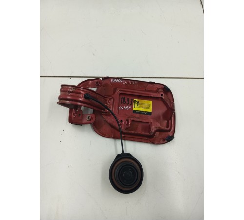 Лючок топливного бака с крышкой