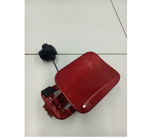 Лючок топливного бака с крышкой