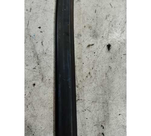 Молдинг стекла задний правый