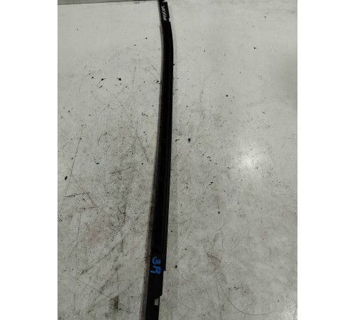 Молдинг стекла задний правый