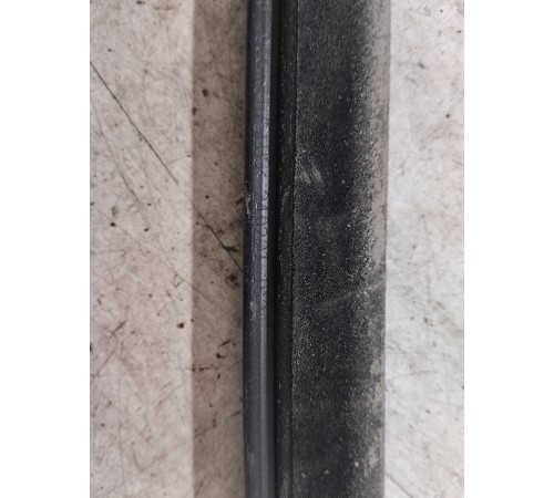 Молдинг стекла задний правый