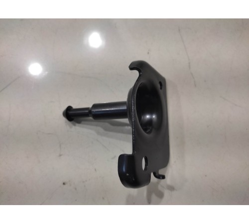 Защелка сиденья(задняя левая)