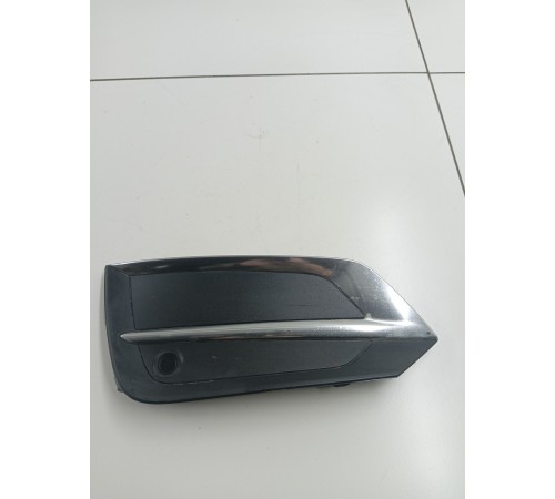 Решетка переднего бампера левая