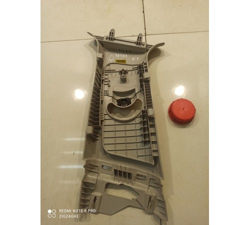 Обшивка центральной стойки (правая)