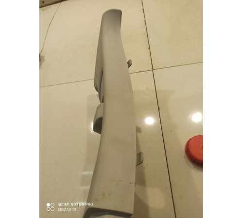 Обшивка центральной стойки (правая)