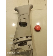 Обшивка центральной стойки (правая)