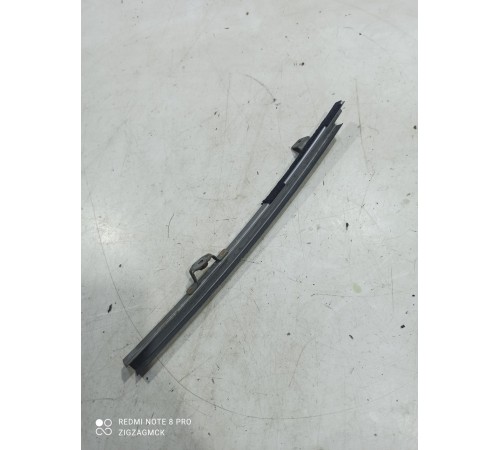 Направляющая стекла (задняя левая)