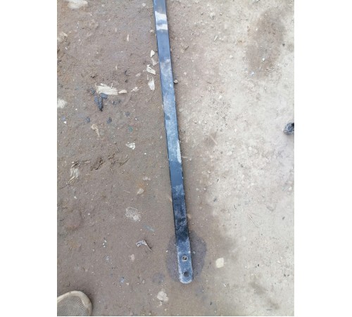 Кронштейн кузова передний правый