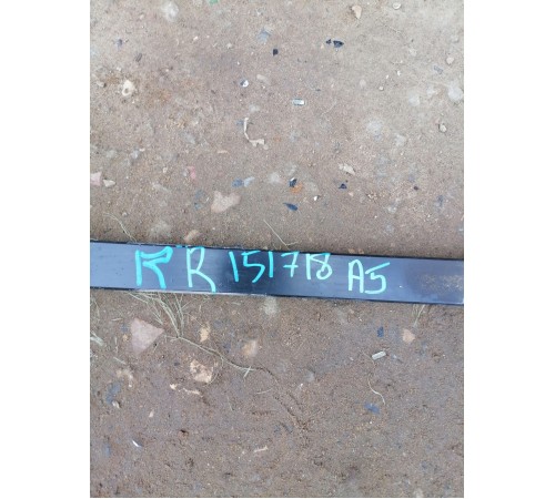 Кронштейн кузова передний правый