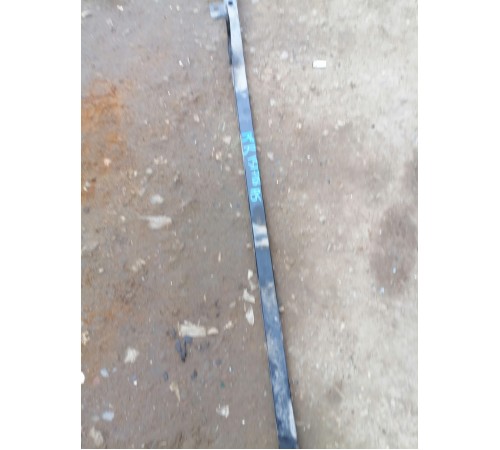 Кронштейн кузова передний правый