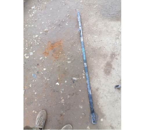 Кронштейн кузова передний правый