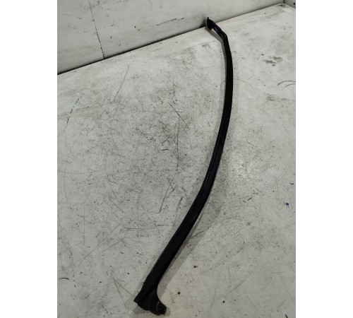 Уплотнитель двери задний левый