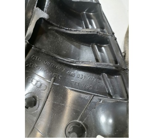 Уплотнитель двери передний левый