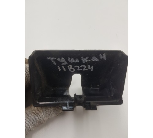 Накладка замка крышки багажника